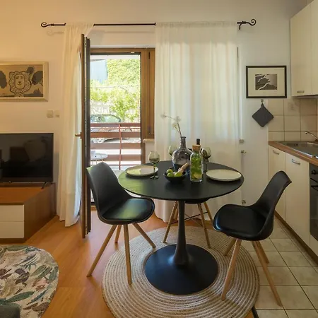 Apartment Ladonja